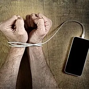 Teknoloji Bağımlılığı ve Bilinçli Medya Kullanımı